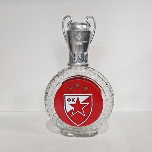Crvena Zvezda flaša sa peharom na čepu