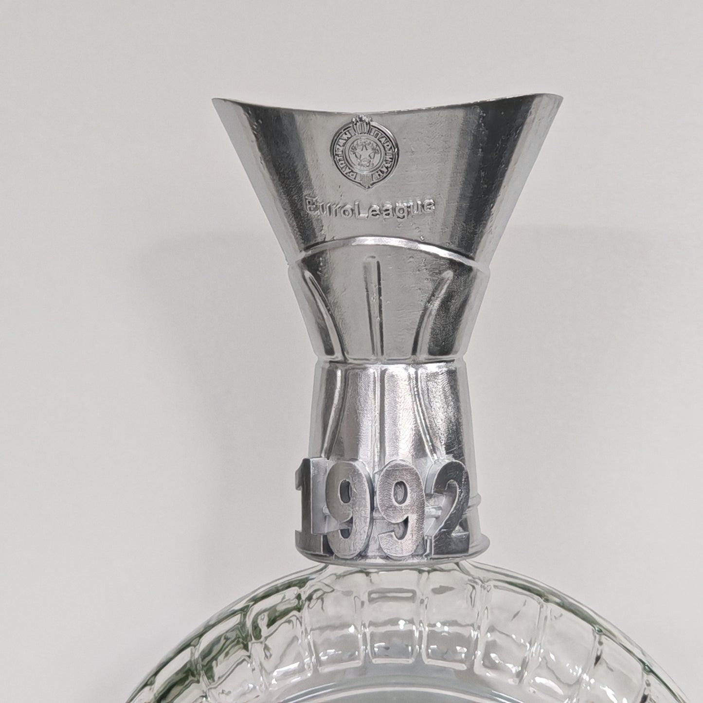 Partizan flaša sa peharom na čepu