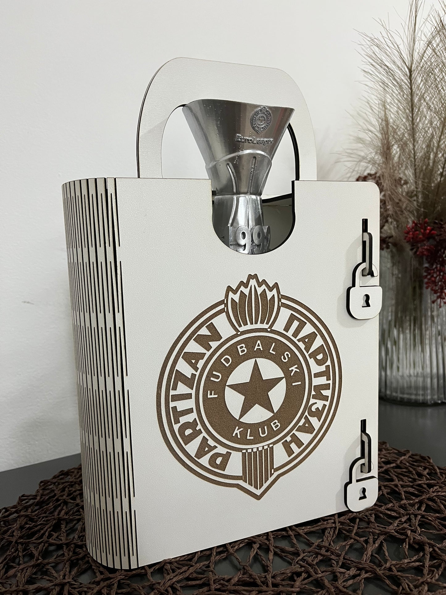 Partizan set flaša i kutija