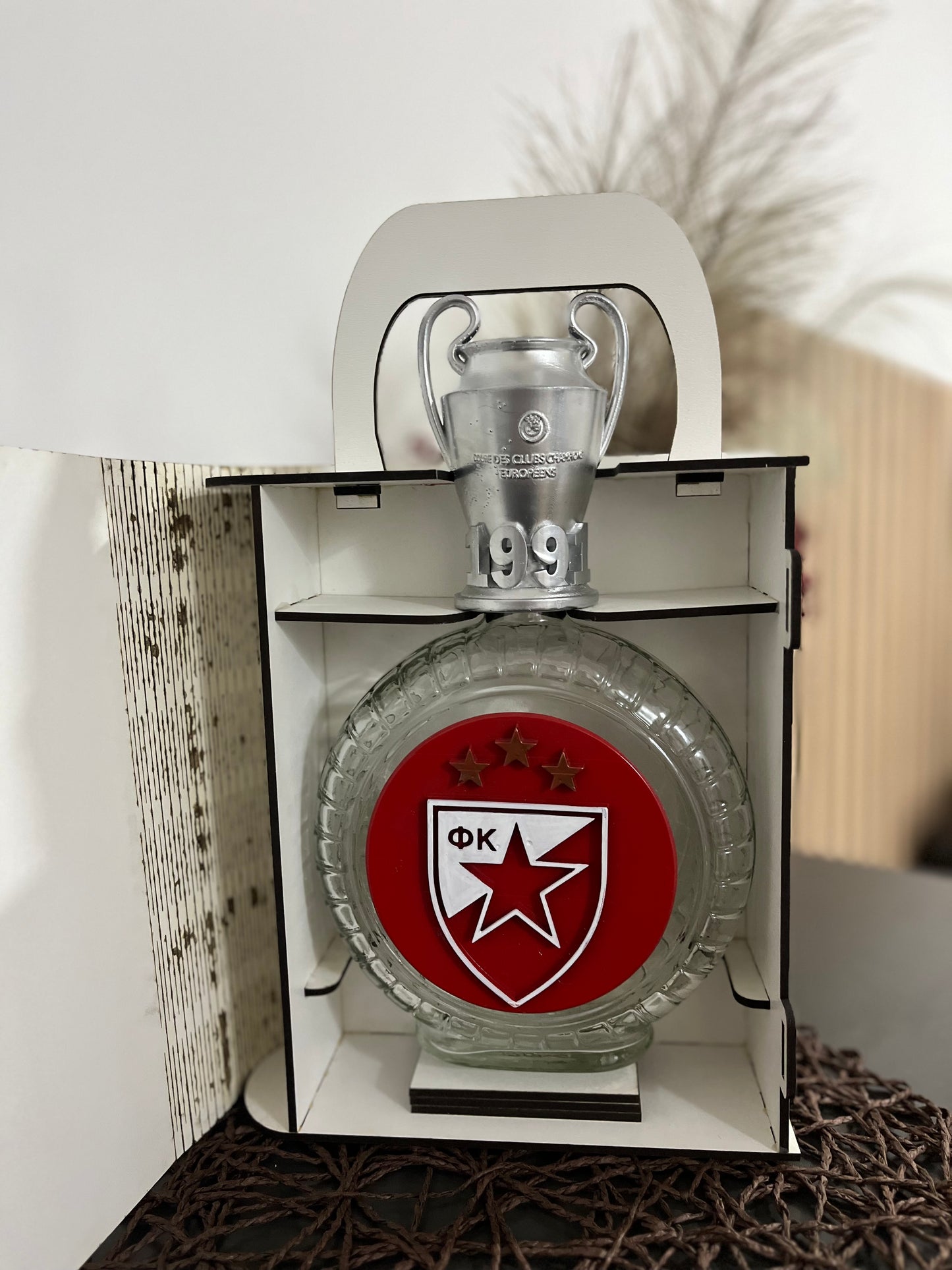Crvena Zvezda set flaša i kutija