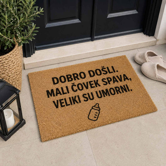 Mali čovek spava