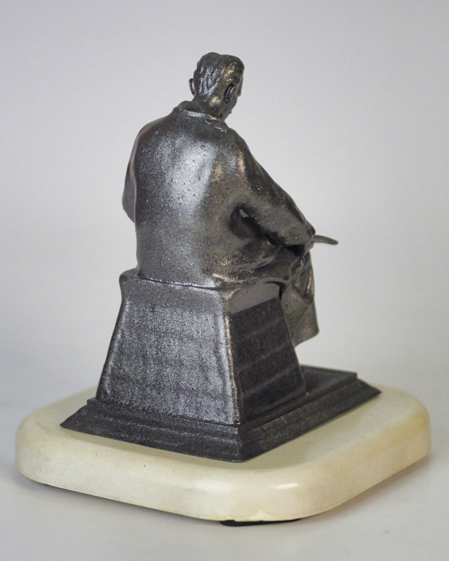 Spomenik Nikola Tesla