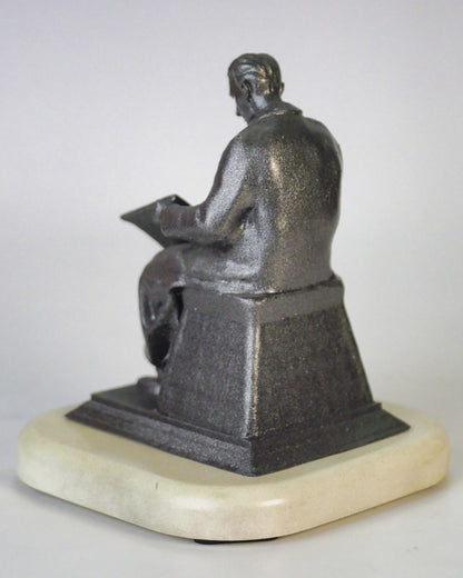 Spomenik Nikola Tesla