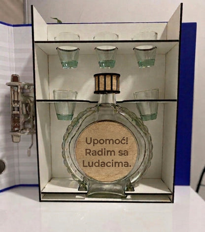 Upomoć! Radim sa ludacima.