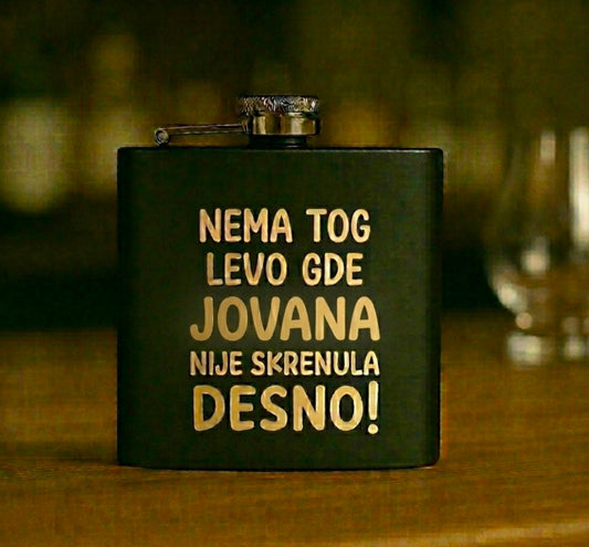 Nema tog levo gde Jovana nije skrenula desno