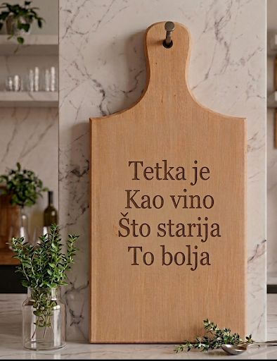 Tetka je ko vino, što starija to bolja
